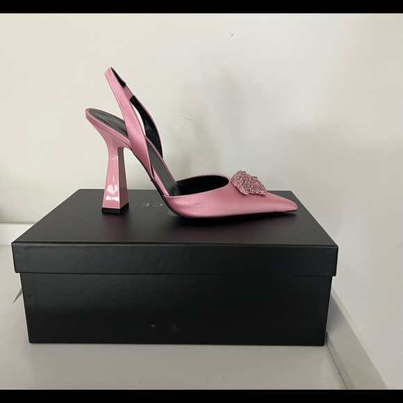 Only worn once - Picture 2 of 6